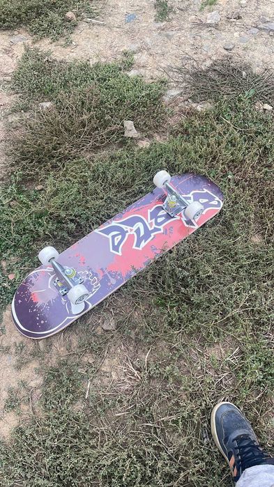 Skateboard profesional in perfectă stare.