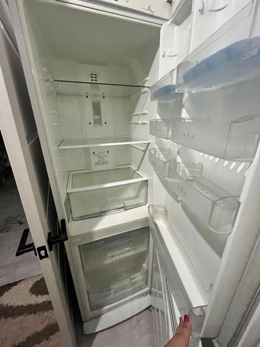 Холодильние LG ..