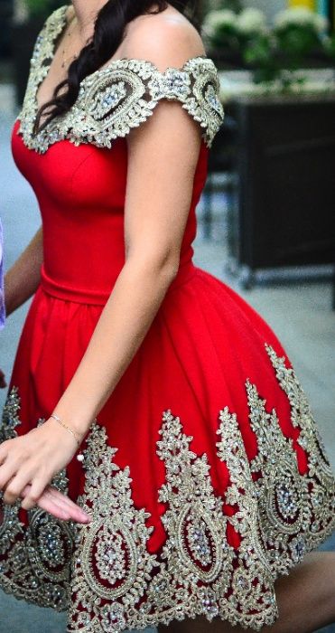 Официална рокля (бална рокла)