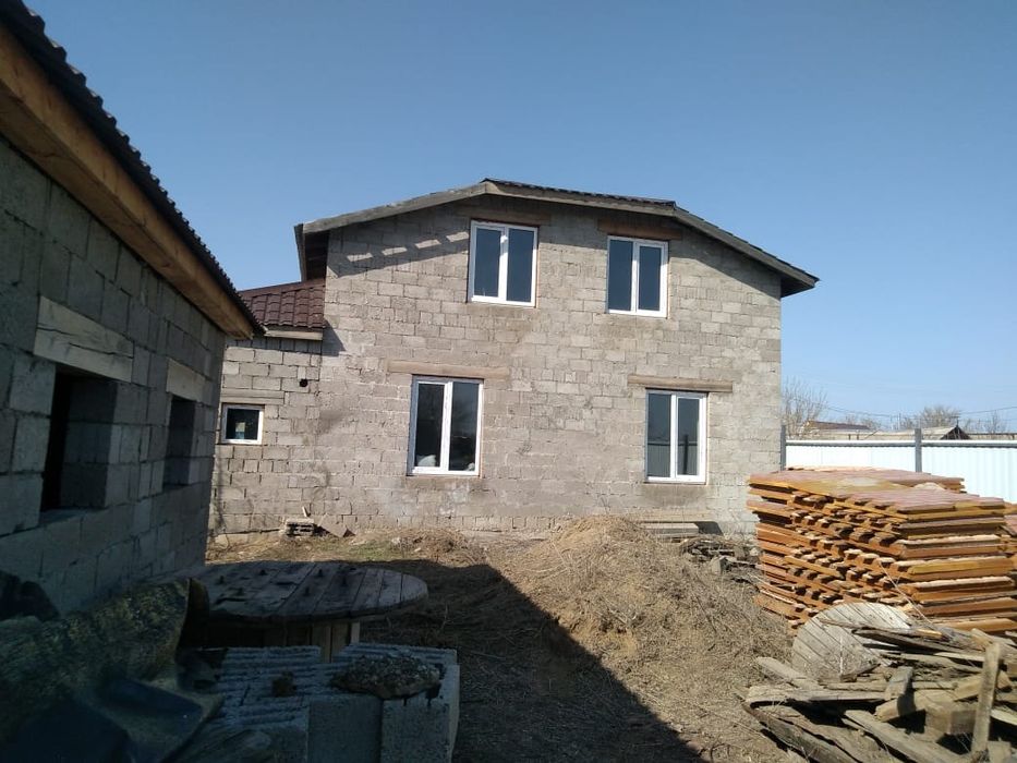 Продам дом двух этажный