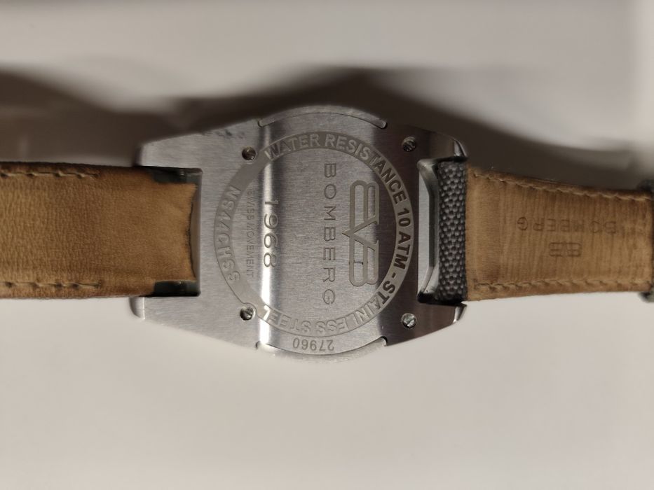 Продавам часовник