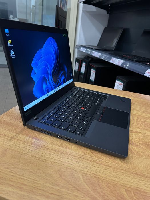 Като нов! Лаптоп Lenovo ThinkPad T14 RYZEN 5 PRO/16GB/256GB ГАРАНЦИЯ!