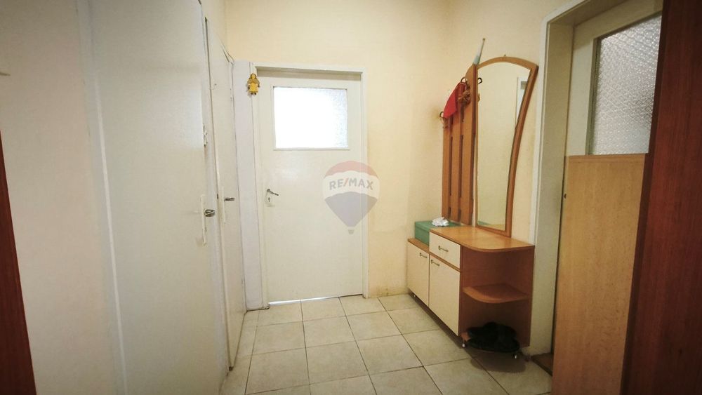 Продава се Двустаен апартамент в Варна, Възраждане 3 - 40 кв.м за 1988 €/кв.м - Снимка #7