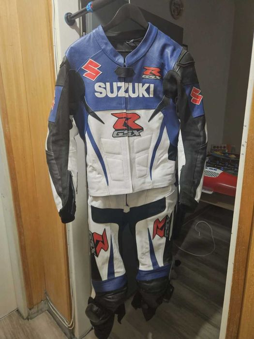 Оригинален Suzuki кожен екип