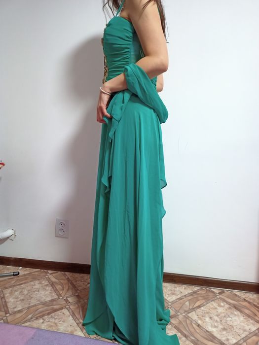 Продам вечернее платье новое