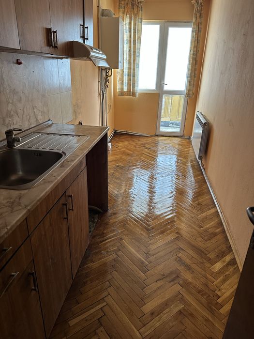 Продава се Четиристаен апартамент в Добрич, Център - 114 кв.м за 1334 €/кв.м - Снимка #3