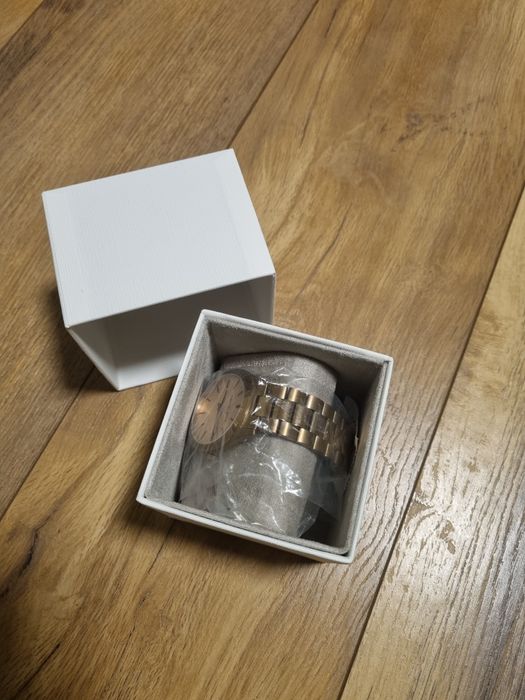 Часовник Michael Kors - чисто нов