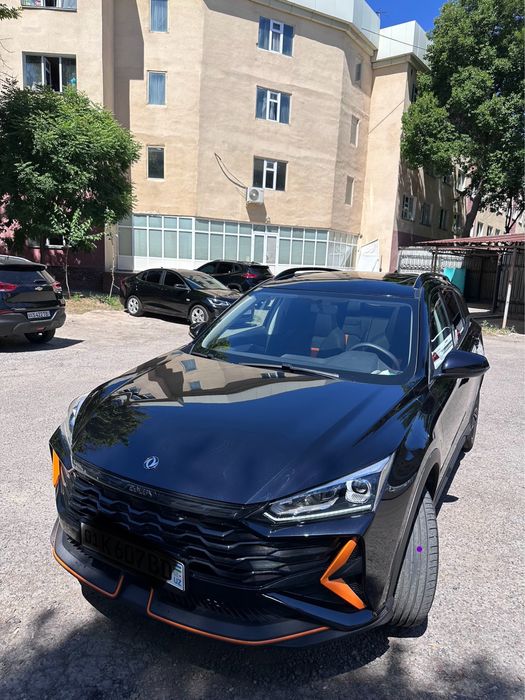 Машина Donfeng Shine GS