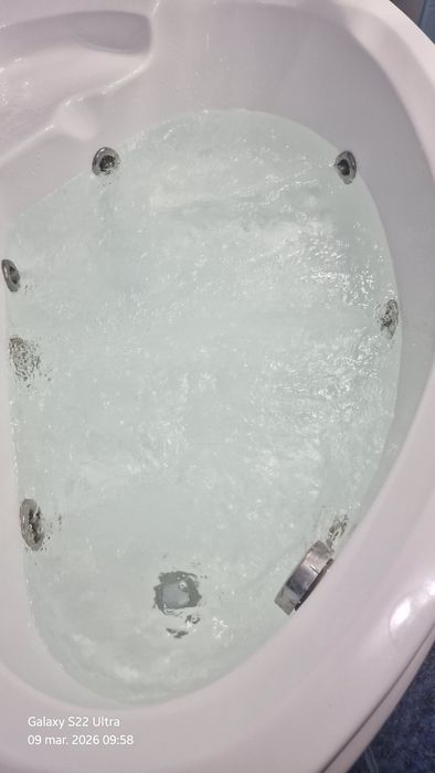 Cada cu hidromasaj si baterie
