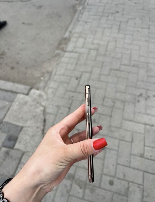 iPhone 11 PRO { GOLD }