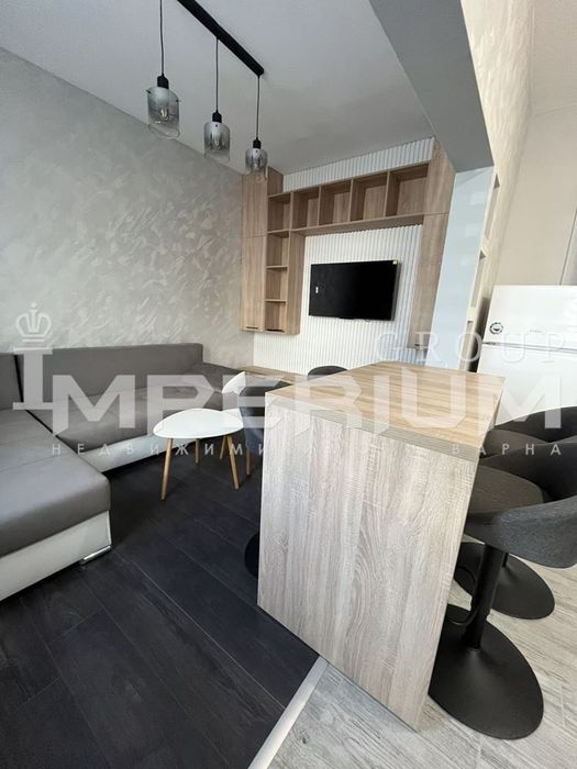 Дава се под наем Двустаен апартамент в Варна, Лятно кино Тракия - 50 кв.м за 561 € - Снимка #2