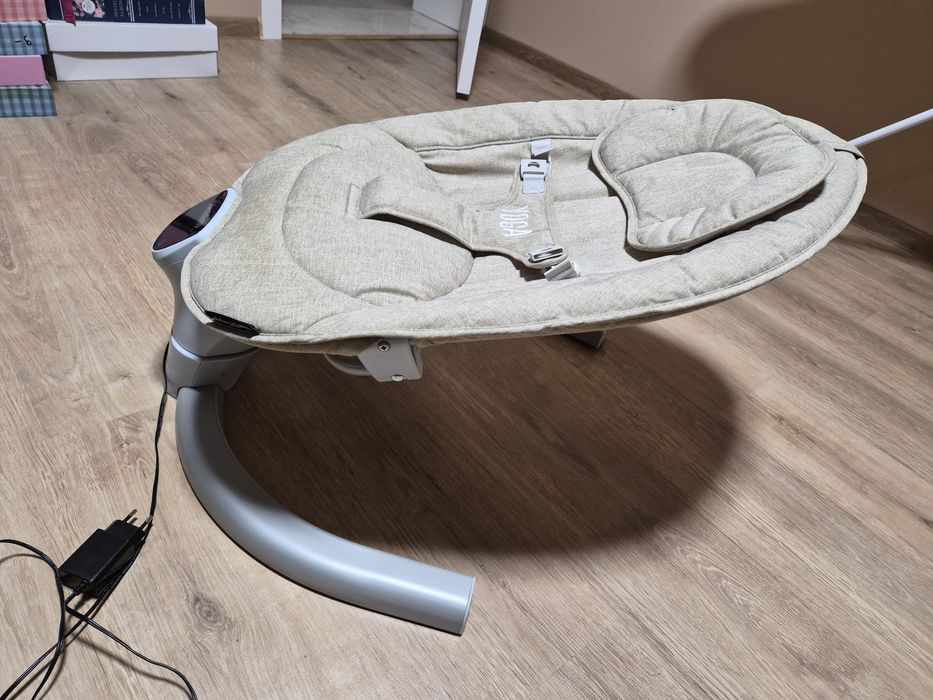 CHIPOLINO Електрическа бебешка люлка - шезлонг NEST МАКАДАМИЯ
CHIPOLIN