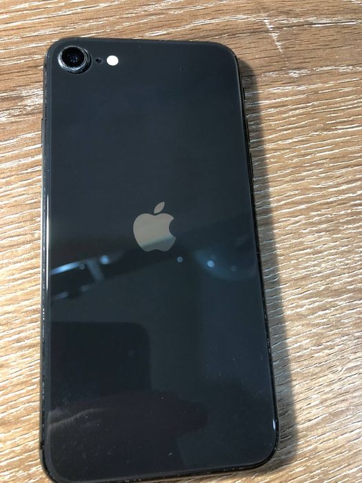 Продам iPhone SE 2020 64gb