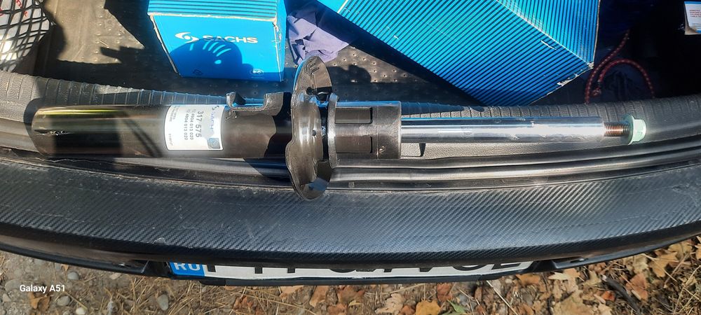 Vând amortizoare fata Sachs