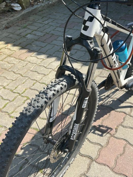 Bicicleta XC Cube