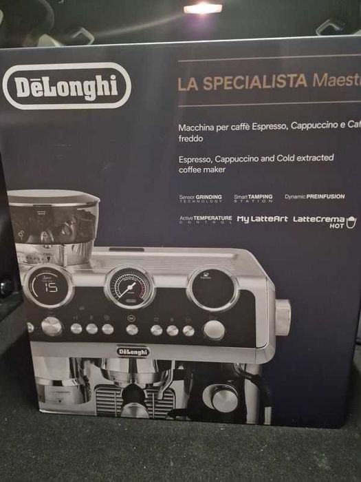 Рожковая кофеварка DeLonghi EC9865.M La Specialista Maestro