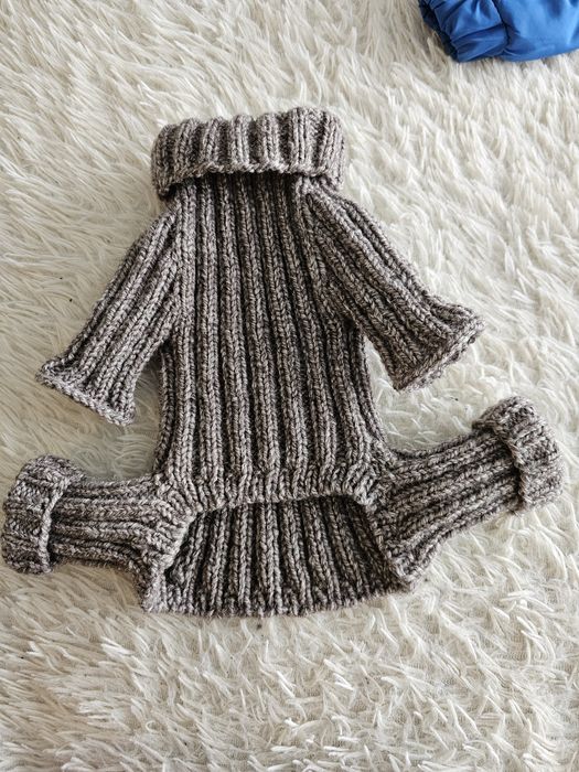 Вязаная кофта на щенка йорка