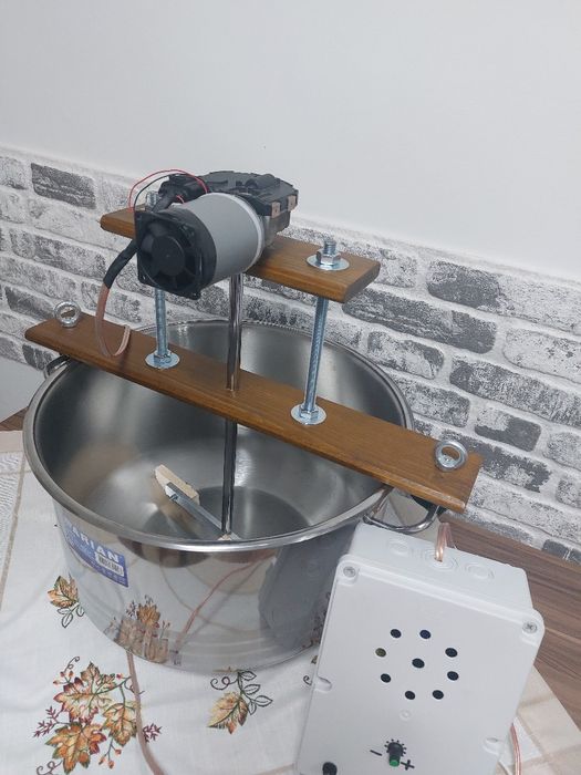Amestecator automat cu oala de inox pentru gemuri,  zacusca, bulion