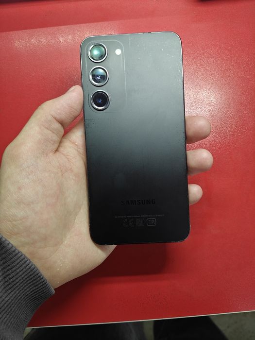 Самсунг S23 в хорошем состоянии