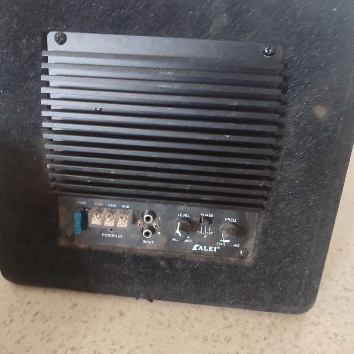 Сабвуфер автомобиль