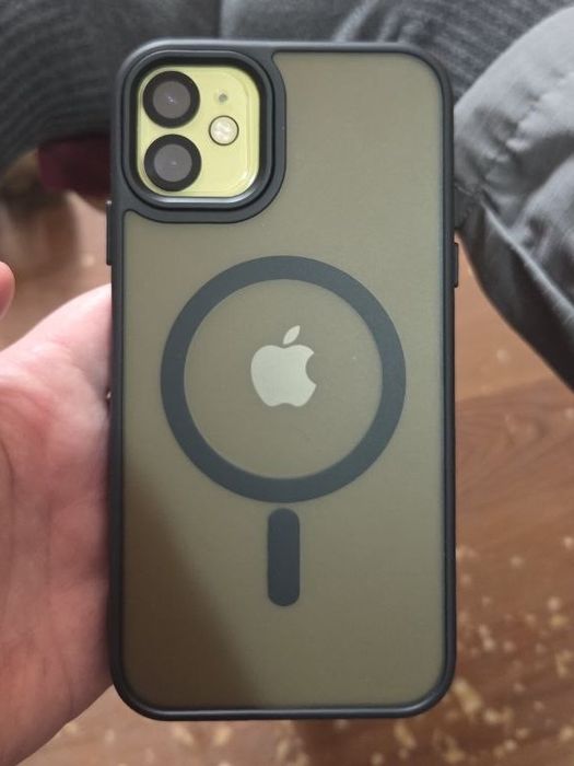 Продам Apple Iphone  11