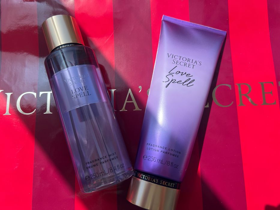 ОРИГИНАЛЕН Victoria’s Secret  лосион или спрей за тяло