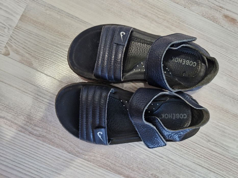 Продам сандалии 31 размер