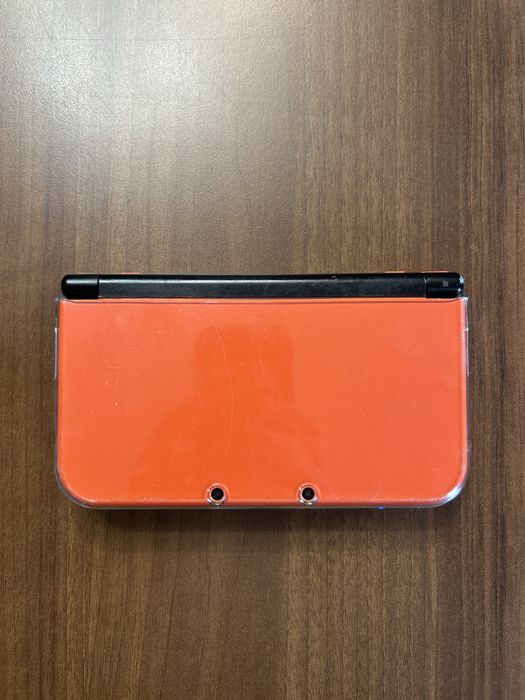 New  nintendo 3ds xl modat cu card de 64 gb