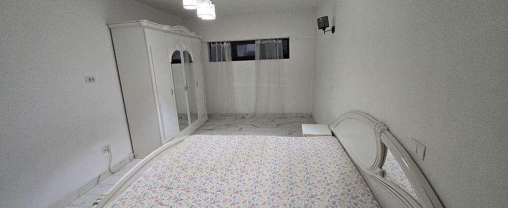 Inchiriez apartament zona bulevard