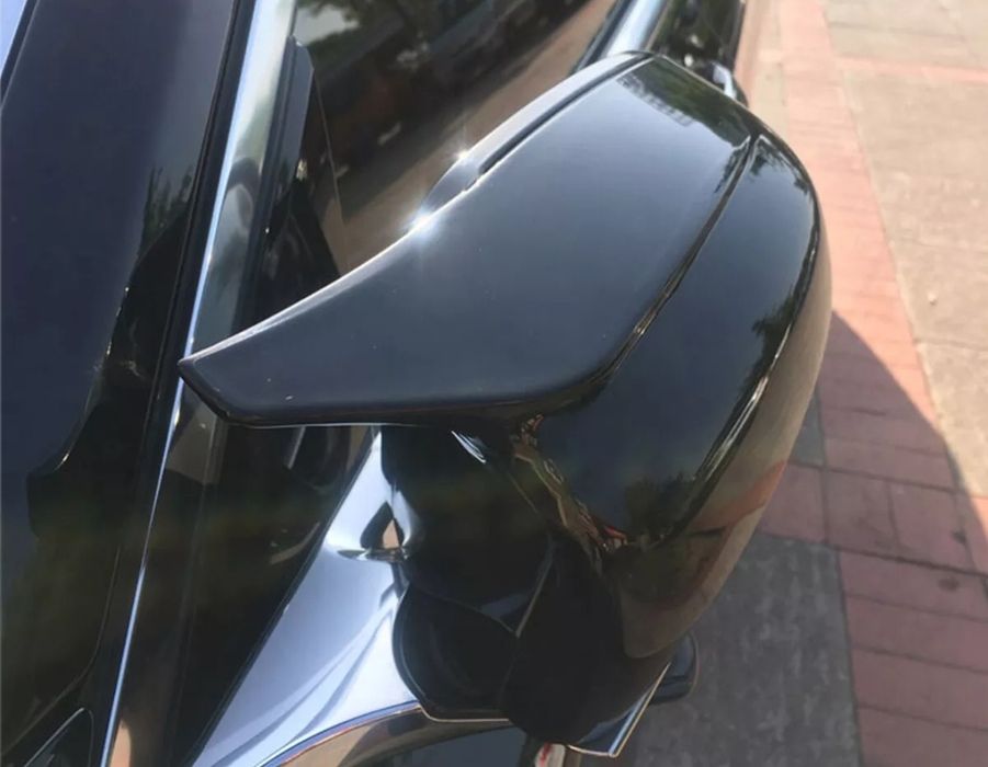 Capace oglinzi BMW Seria 5 G30 G31 model Batman negru lucios