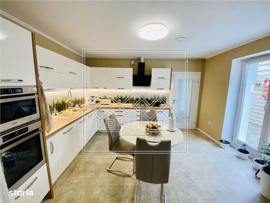 Casa tip duplex, 200 mp utili, situata in zona Calea Dumbravii