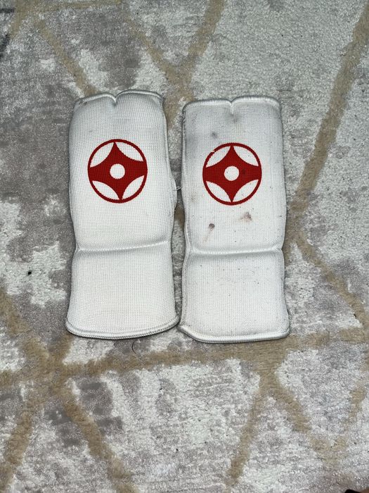 Каратэ перчатка