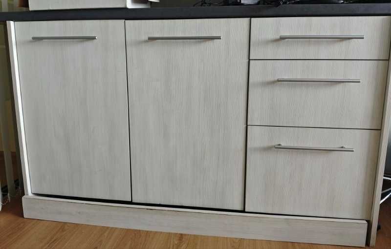 Кухненски шкафове с плот