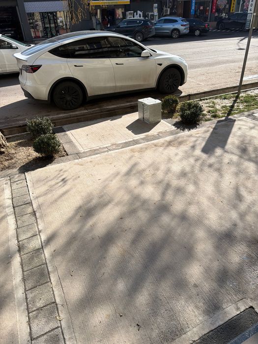 Продается TESLA Y SR 2024