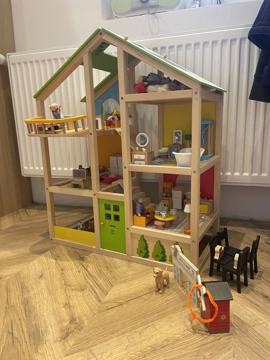 Căsuța de păpuși din lemn natural Hape