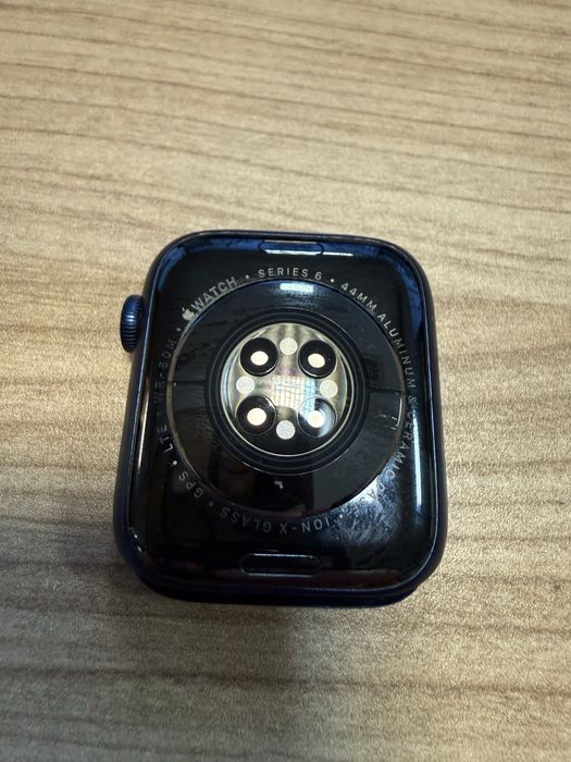 Apple Watch Series 6 LTE 44 mm