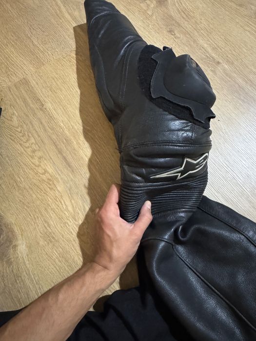 Кожен екип Dainese