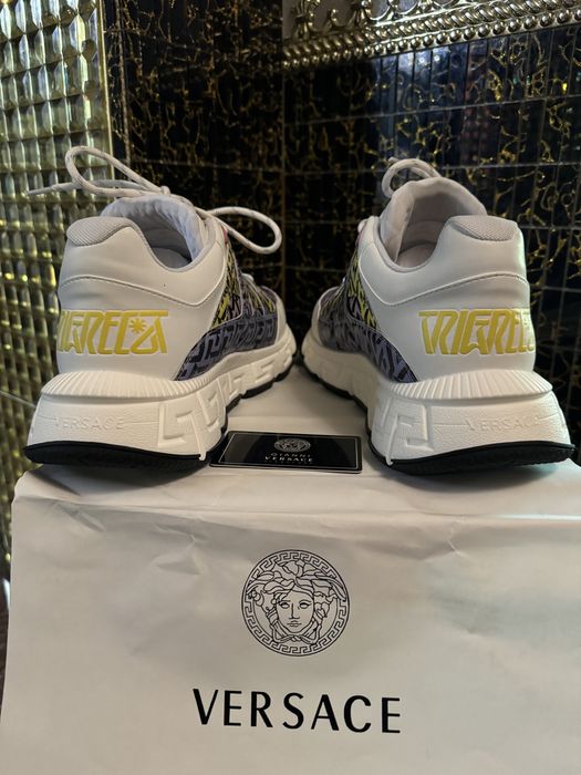Супер кроссовки от Versace