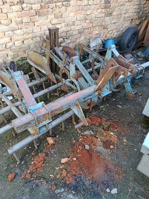 Vând cultivator agricol și grapă