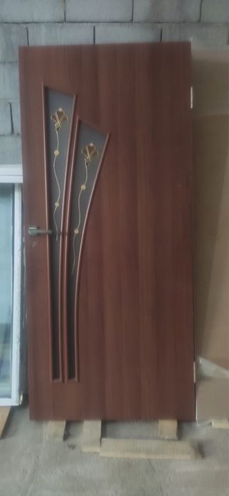 Двери (Межкомнатные) б/у