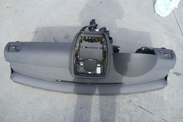 Plansa bord + centuri 1K1857181A 1K4857706AA 1K4857705S 1K1857181A 1K