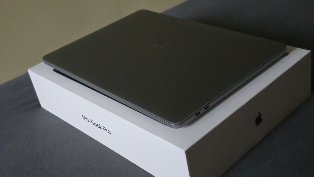 Apple Macbook Pro 13 A2338 M1 16GB RAM 512GB SSD