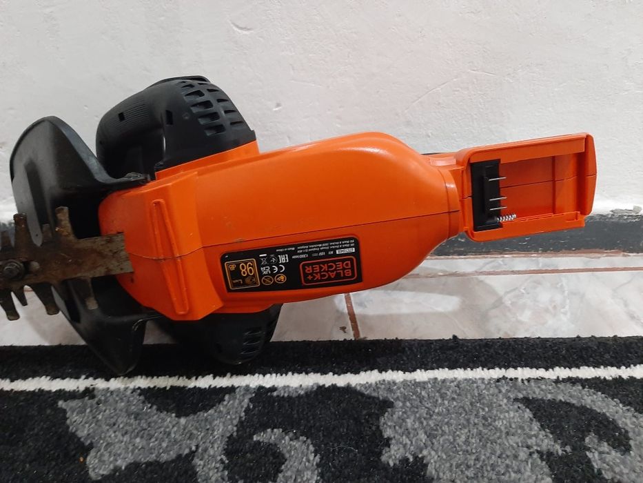 Vănd mașină de gardul viu pe acumulator