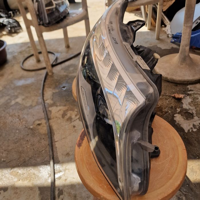 Mercedes Benz Vito V-klassa 2018 десен фар