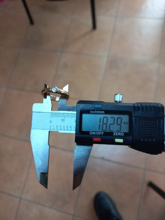 Inel aur 18 K cu diamant (briliant) natural (cod ekymv)