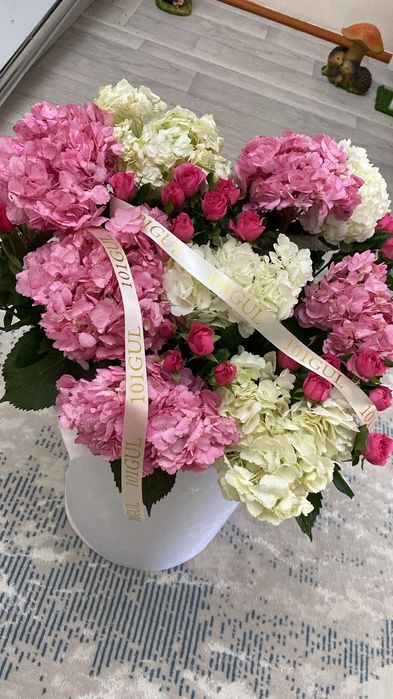 Букет гортензия и роза