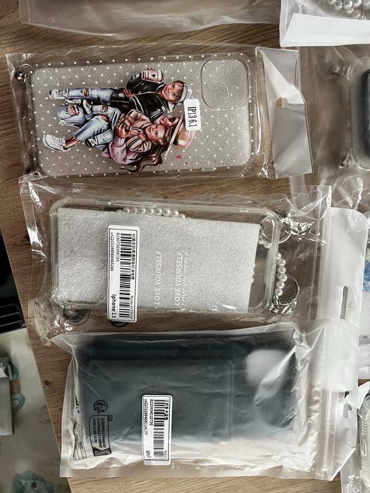 Кейсове за iphone 13. Общо 11 бр за 10 евро