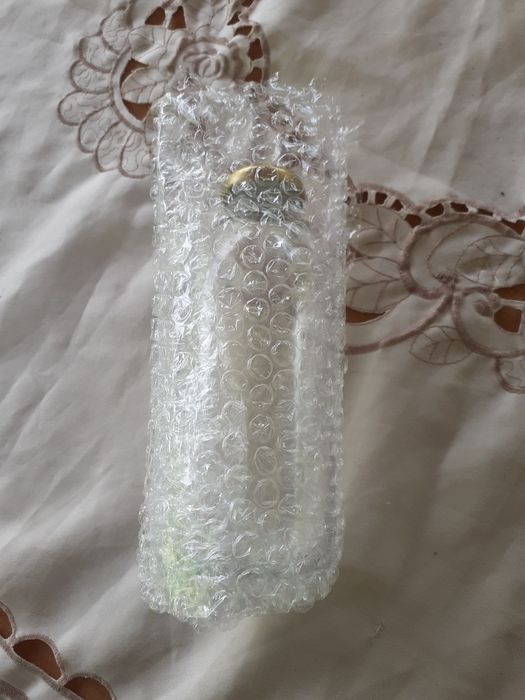 Стъклени бутилки с винтови капачки