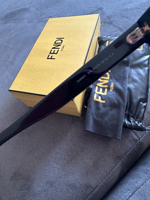 Слънчеви очила Fendi