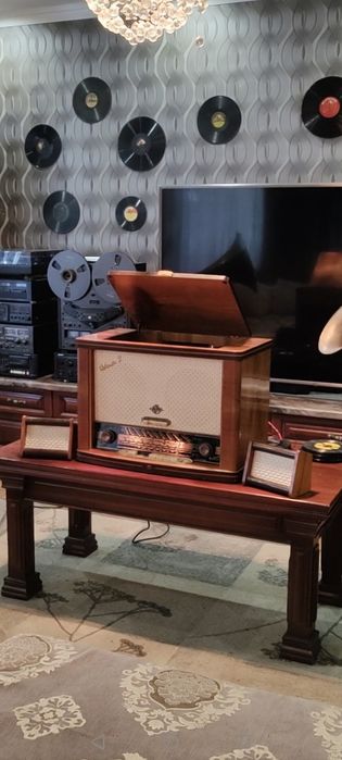 Проигрыватель виниловых пластинок